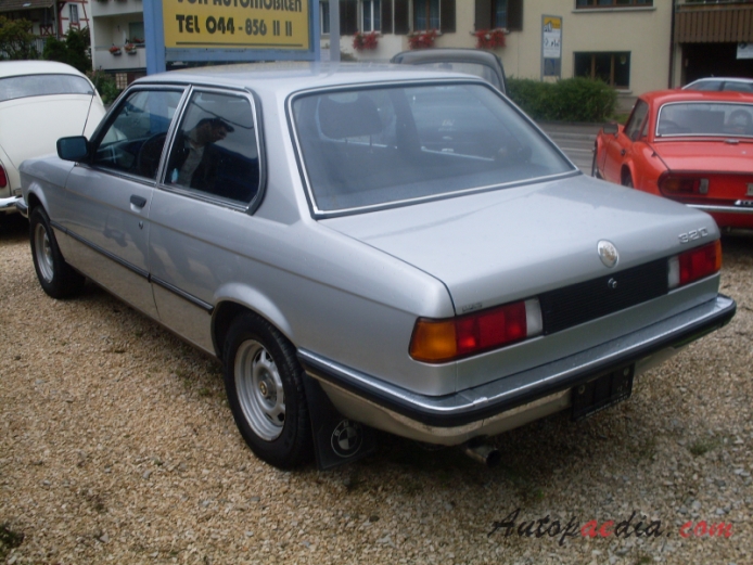 BMW E21 (Series 3 1. generacja) 1975-1983 (1981 320 sedan 2d), lewy tył