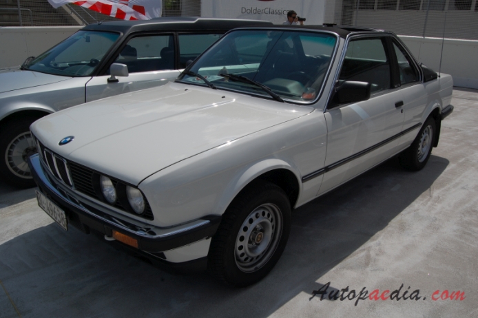 BMW E30 (Series 3 2. generacja) 1982-1994 (1983-1987 320i Baur Top Cabriolet 2d), lewy przód