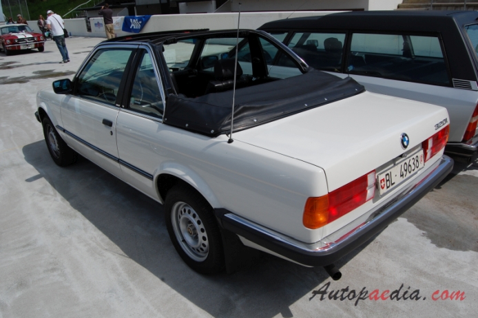 BMW E30 (Series 3 2nd generation) 1982-1994 (1983-1987 320i Baur Top Cabriolet 2d),  left rear view