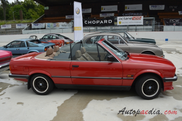 BMW E30 (Series 3 2nd generation) 1982-1994 (1988 320i cabriolet 2d), right side view