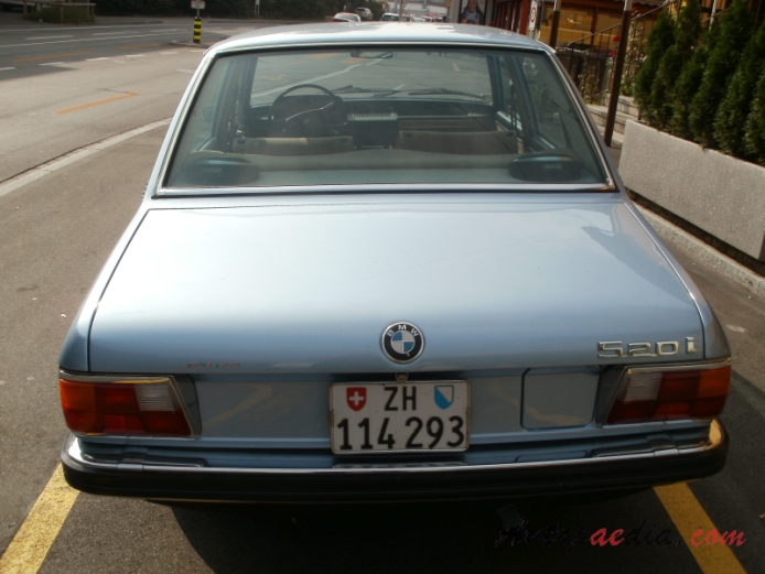 BMW E12 (1st generation Series 5) 1972-1981 (1972-1976 520i sedan 4d), rear view