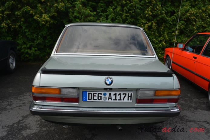 BMW E28 (2. generacja Series 5) 1981-1988 (1984-1988 sedan 4d), tył
