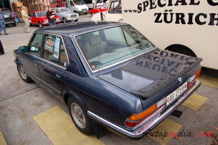 BMW E28 (2. generacja Series 5) 1981-1988 (1986 528i sedan 4d), lewy tył