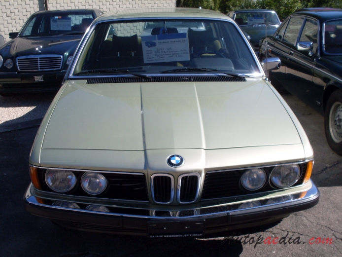 BMW E23 (1. generacja series 7) 1977-1986 (1979 728 sedan 4d), przód