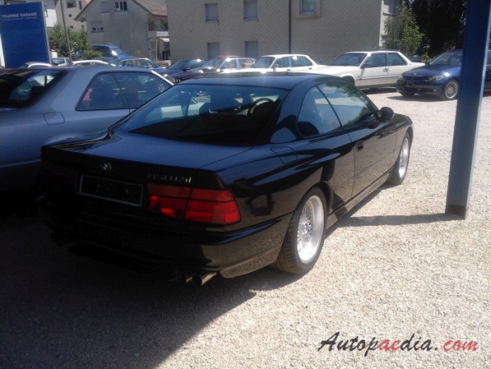 BMW E31 (Series 8) 1989-1999 (1992 850CSi), right rear view