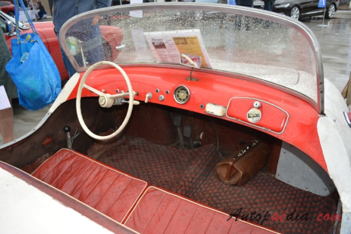 Belcar 1956 (microcar), wnętrze