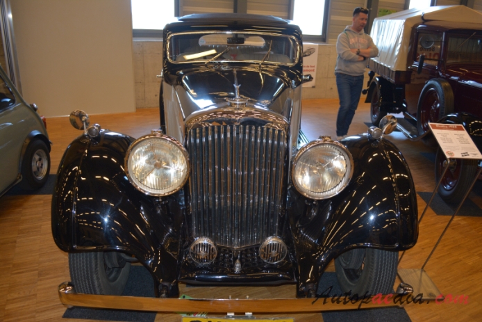 Bentley 4.25 Litre 1936-1939 (Park Ward Sports Saloon 4d), przód