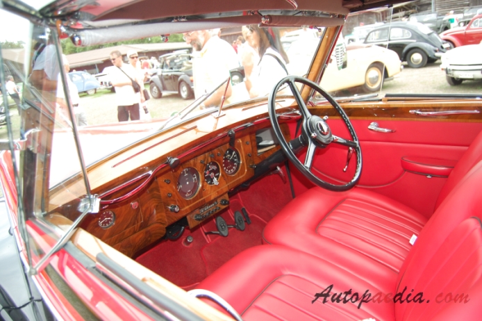 Bentley Mark VI 1946-1952 (1947 Gurney Nutting Sedanca Coupé 2d), interior