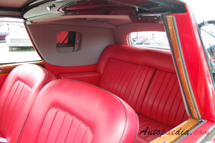 Bentley Mark VI 1946-1952 (1947 Gurney Nutting Sedanca Coupé 2d), interior