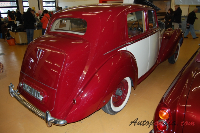Bentley Mark VI 1946-1952 (1949 saloon 4d), prawy tył
