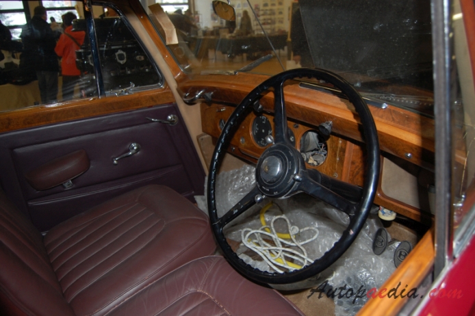 Bentley Mark VI 1946-1952 (1949 saloon 4d), wnętrze