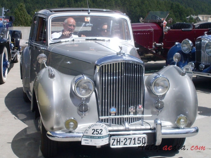 Bentley R typ 1952-1955 (1952 saloon 4d), przód