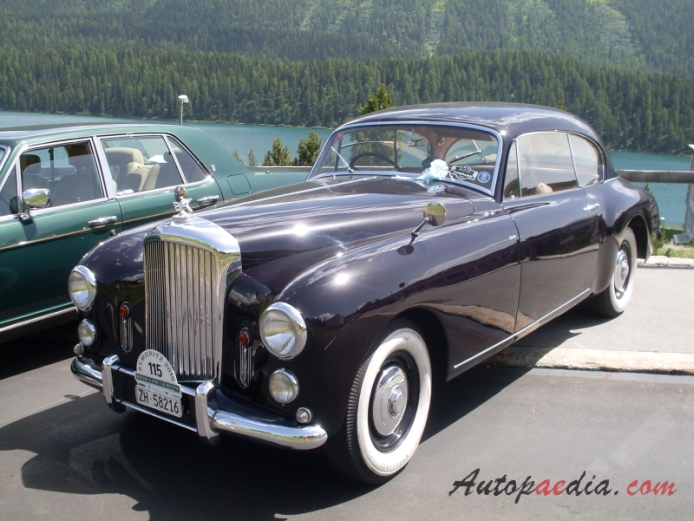 Bentley R type 1952-1955 (1953 Graber Coupé), left front view
