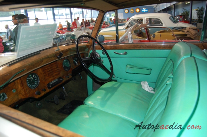 Bentley R type 1952-1955 (1953 James Young Saloon 2d), interior