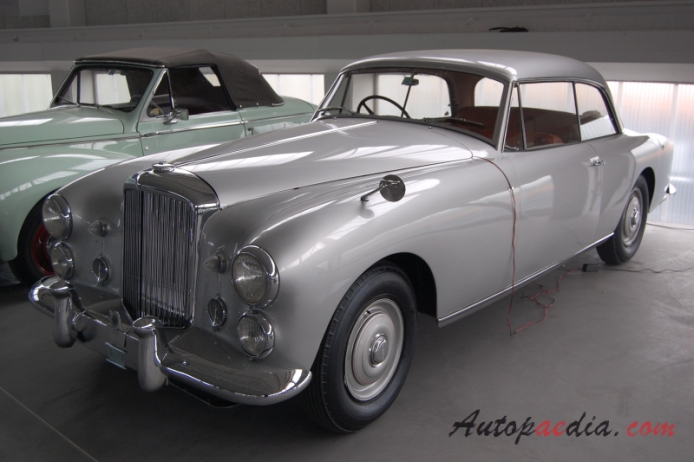 Bentley R typ 1952-1955 (1955 Graber Continental Coupé 2d), lewy przód