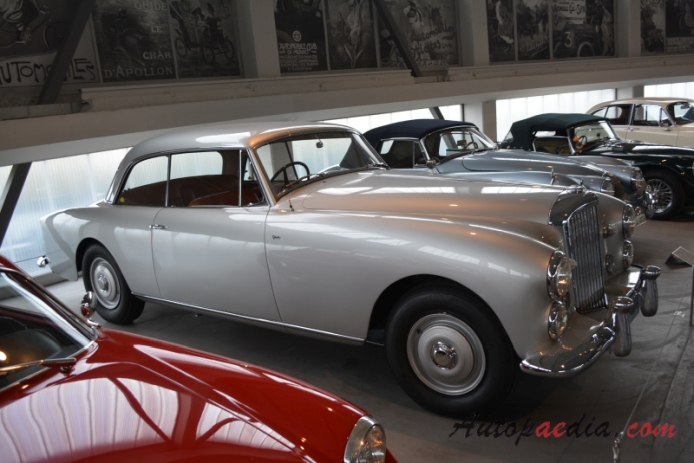 Bentley R typ 1952-1955 (1955 Graber Continental Coupé 2d), prawy bok