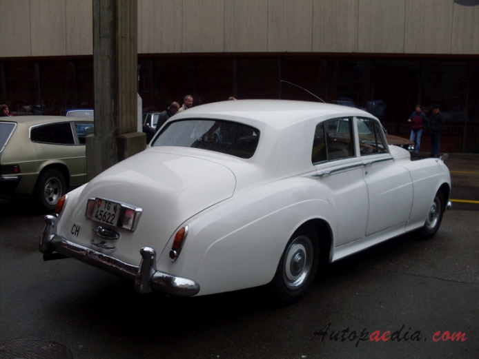 Bentley S Series 1955-1965 (1955-1962 S1/S2 saloon 4d), prawy tył