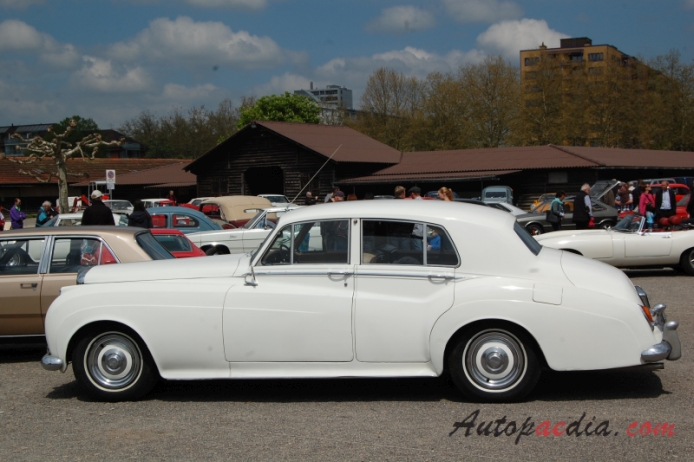 Bentley S Series 1955-1965 (1955-1962 S1/S2 saloon 4d), left side view