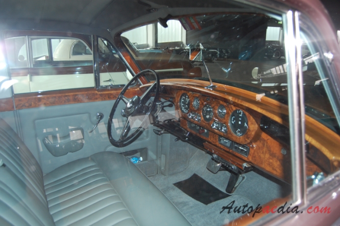 Bentley S Series 1955-1965 (1960 S2 saloon 4d), interior