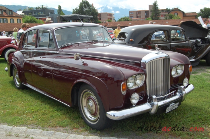 Bentley S Series 1955-1965 (1962-1965 S3 saloon 4d), prawy przód