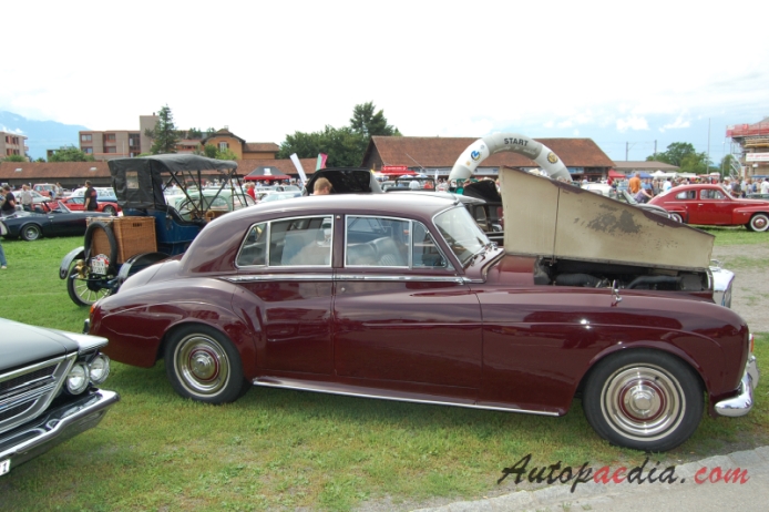 Bentley S Series 1955-1965 (1962-1965 S3 saloon 4d), prawy bok