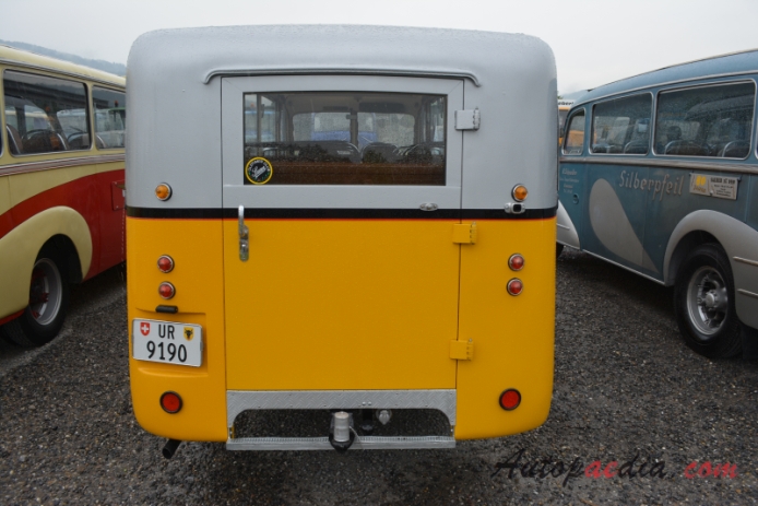 Berna bus Type U 1939-1965 (1947 Berna 1UP 145 R1 Alpenwagen-I PTT Postauto), rear view