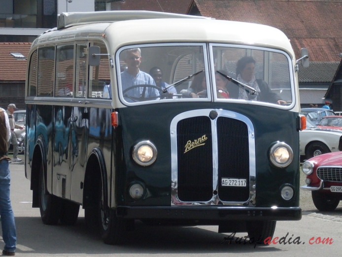 Berna autobus Type U 1939-1965 (1948 Berna 1UP 138 R1-H Frontlenker Carroseriewerke Bern Ramzeier & Jenzer), prawy przód
