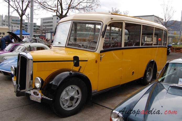 Berna bus Type U 1939-1965 (1948 Berna 1U Alpenwagen-I Oldie-Post Postauto), left front view