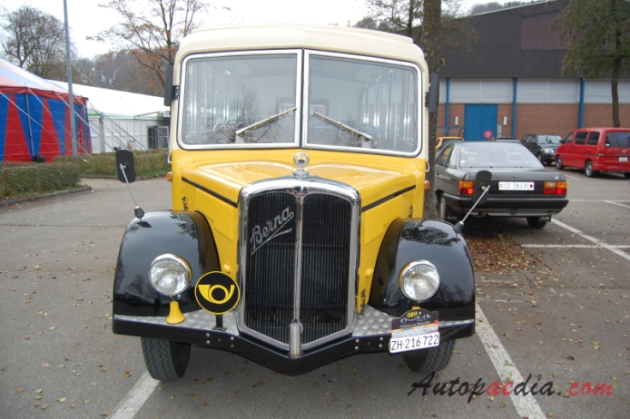 Berna autobus Type U 1939-1965 (1948 Berna 1U Alpenwagen-I Oldie-Post Postauto), przód