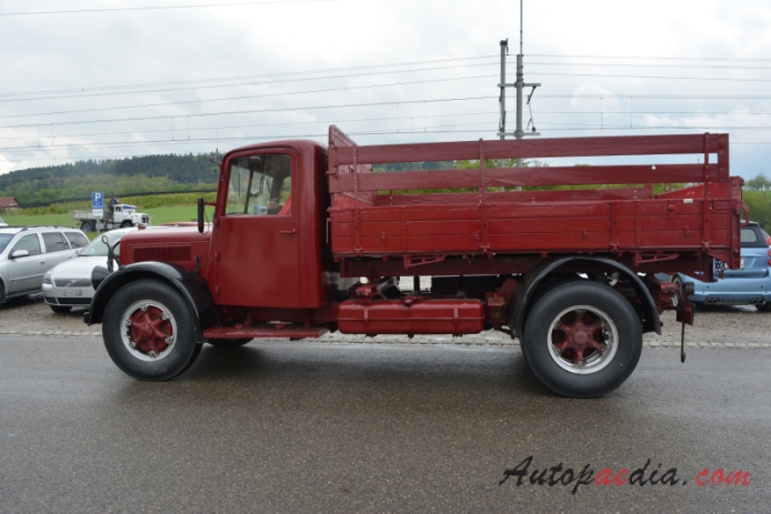 Berna type U 1939-1965 (1946 Berna 2U-K R1 4x2 dump truck), left side view