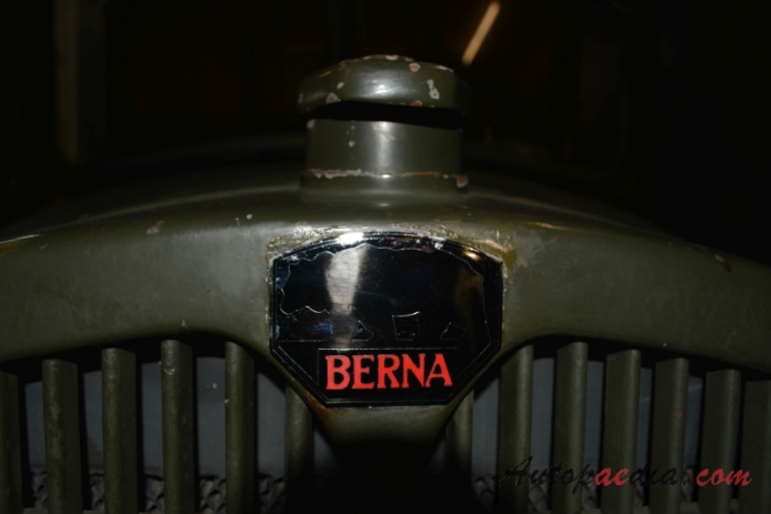 Berna prehistory 1915-1940 (1937 Berna L275/10 flatbed military truck), front emblem  