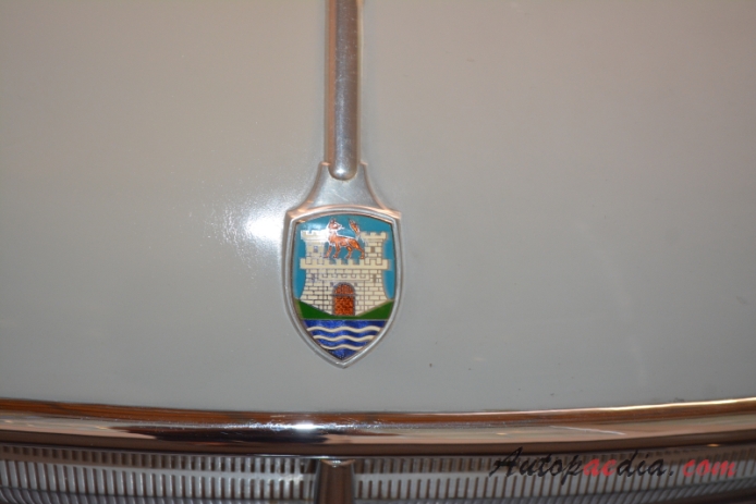 Beutler Volkswagen Spezial Cabriolet 1953-1956 (1953 cabriolet 2d), front emblem  