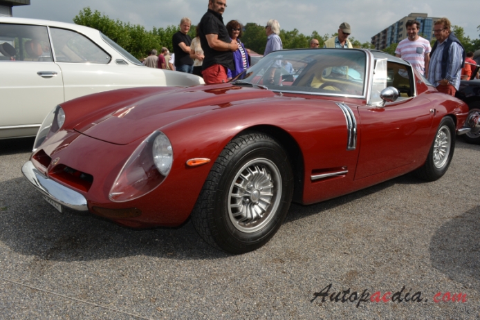 Bizzarrini Europa 1966-1969 (1969 GT Europa 1900 Coupé 2d), left front view
