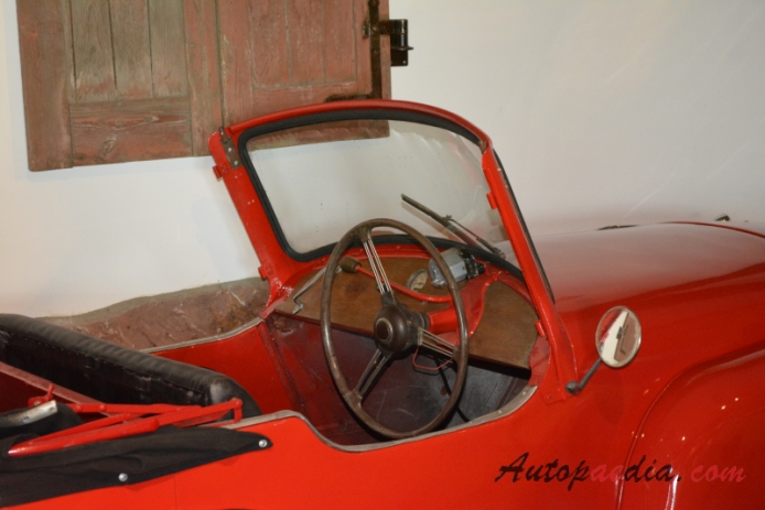 Bond Minicar 1949-1966 (1955 Minicar Mak C three wheeler), wnętrze