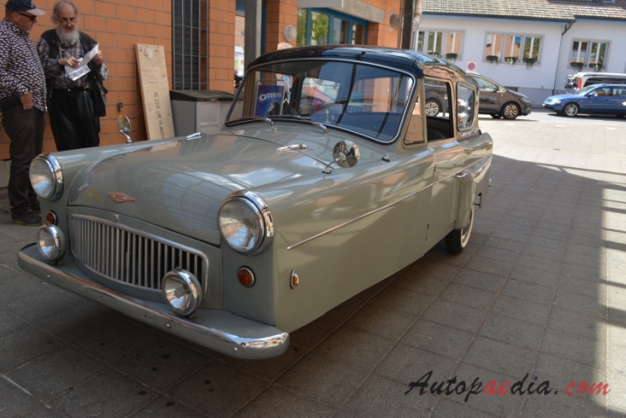 Bond Minicar 1949-1966 (1961-1966 Minicar F saloon three wheeler), left front view