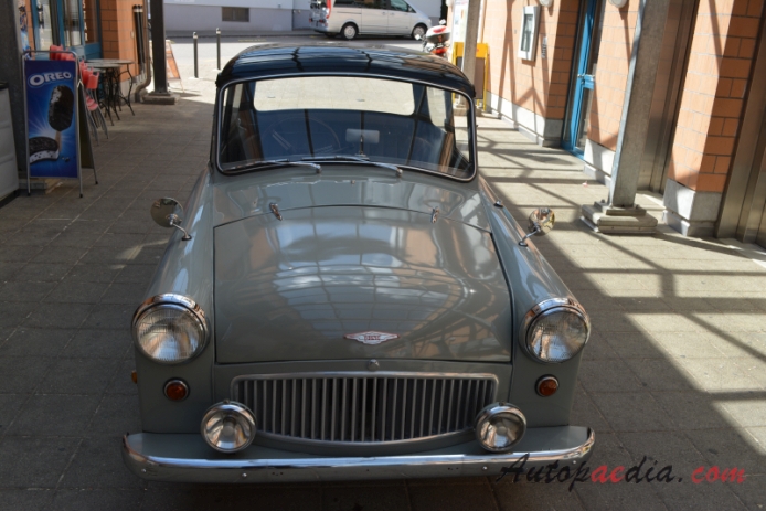 Bond Minicar 1949-1966 (1961-1966 Minicar F saloon three wheeler), front view