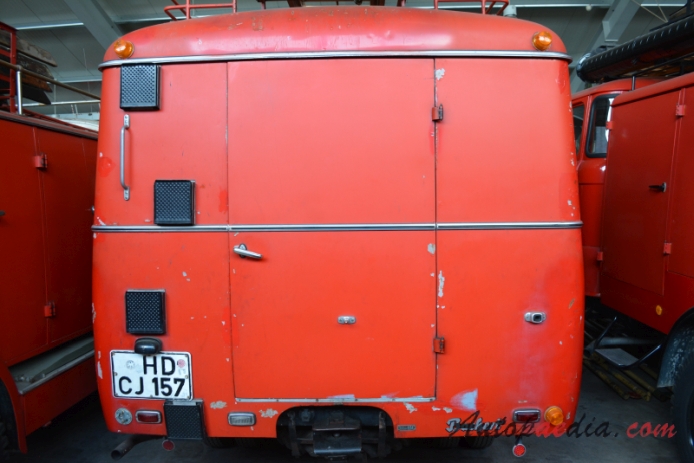 Borgward B 2500 1954-1961 (1958 2500 A LF8 4x4 Bachert wóz strażacki), tył