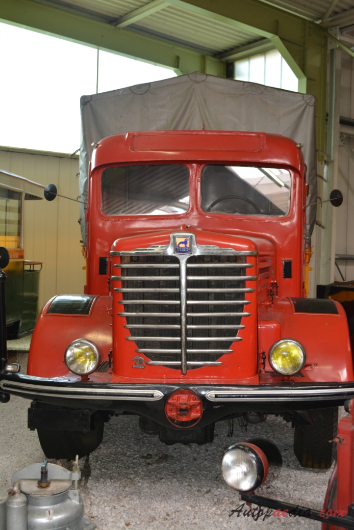 Büssing 8000 1950-1956 (Büssing 8000S flatbed truck), front view