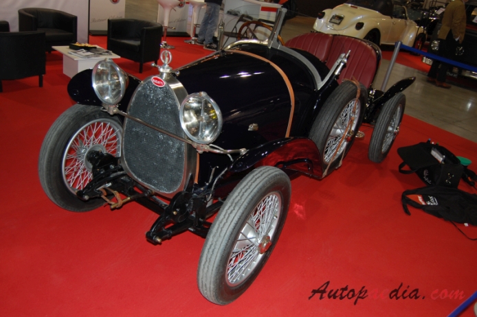 Bugatti typ 23 Brescia Tourer 1920-1926 (1923 Lavocat&Marsaud Sport Decale), lewy przód