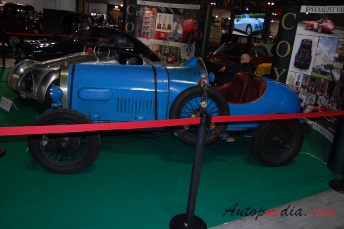 Bugatti type 23 Brescia Tourer 1920-1926 (two-seater), left side view