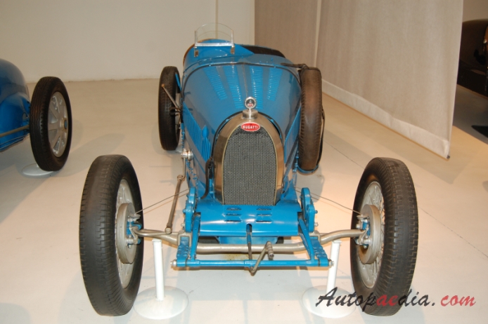 Bugatti typ 35 1924-1931 (1925 Biplace Course 35), przód
