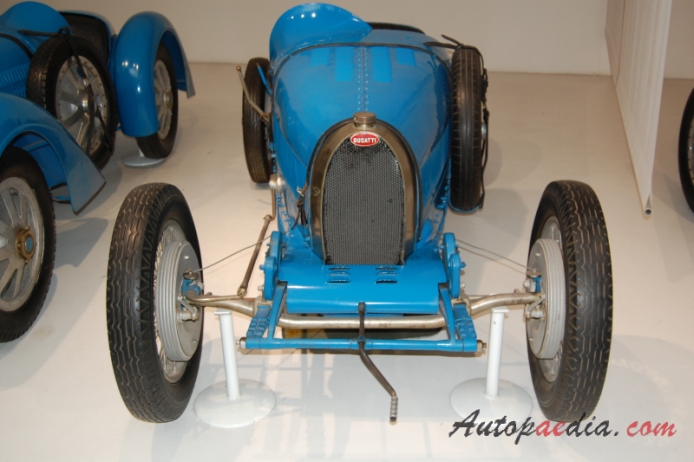 Bugatti typ 35 1924-1931 (1926 Biplace Course 35A), przód