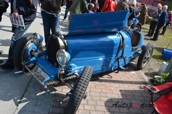 Bugatti type 35 1924-1931 (1928 35B two-seater), left front view