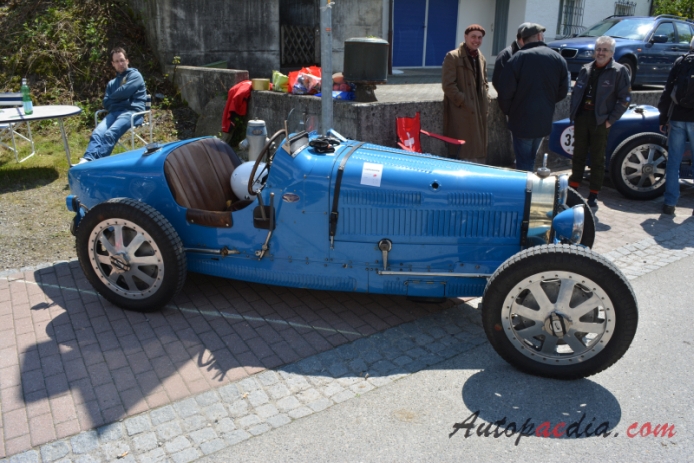 Bugatti typ 35 1924-1931 (1928 35B two-seater), prawy bok