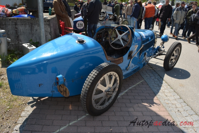 Bugatti type 35 1924-1931 (1928 35B two-seater), right rear view