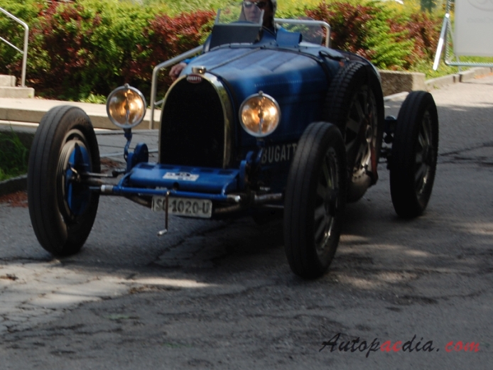 Bugatti typ 35 1924-1931 (1930 35B roadster 2d), lewy przód