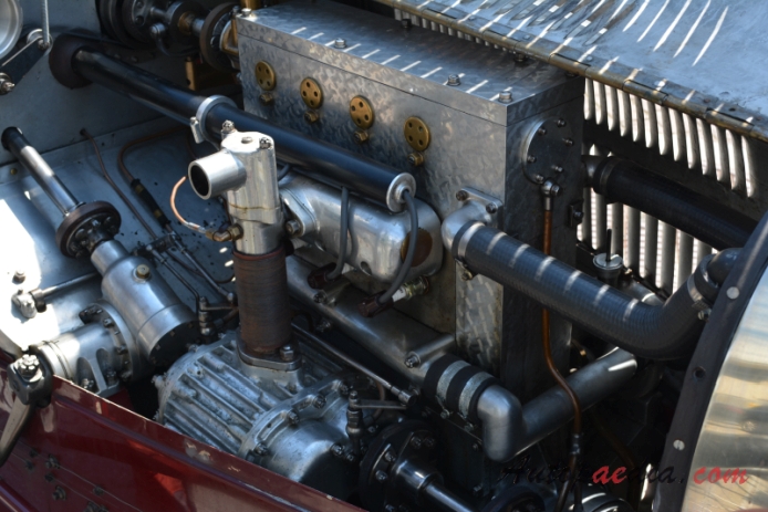 Bugatti typ 37 1925-1930 (1927 37A two-seater), silnik 
