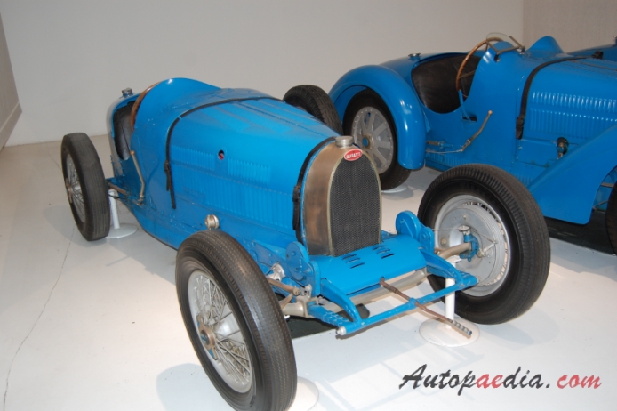 Bugatti typ 37 1925-1930 (1928 Biplace Course), prawy przód