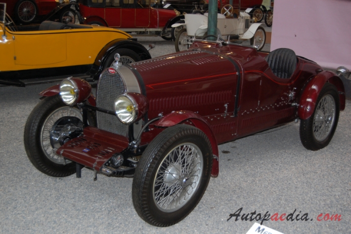 Bugatti type 38 1926-1927 (1927 Biplace Sport Torpedo), left front view