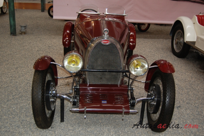 Bugatti type 38 1926-1927 (1927 Biplace Sport Torpedo), front view